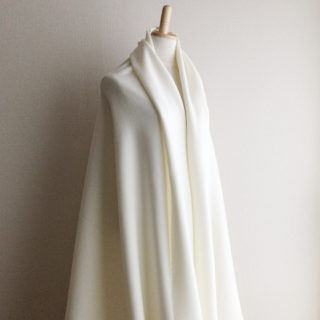 オフホワイトのリバーコートを作り始めました★初めてのコート作りは「コートを縫おう。」で | アラフォーですが今さら美人になれますか：アラフィフ突入編